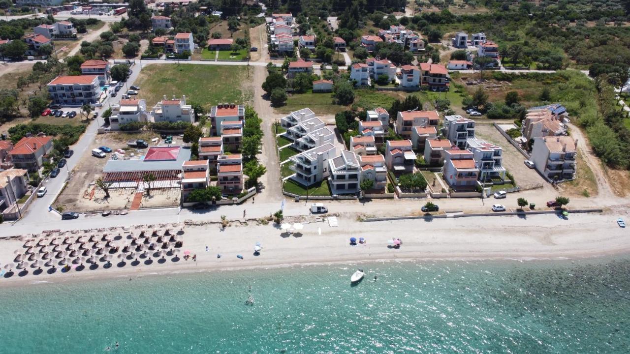 Villa Oleandra By The Sea Polychrono Exterior photo