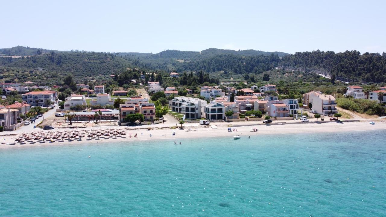 Villa Oleandra By The Sea Polychrono Exterior photo