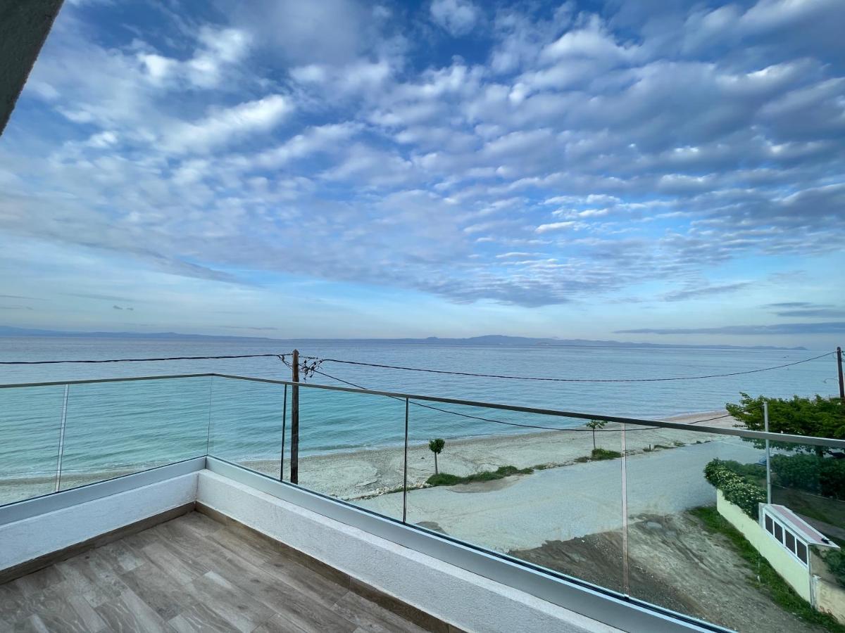 Villa Oleandra By The Sea Polychrono Exterior photo